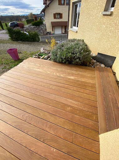 Terrasse en bois à Évian-les-Bains